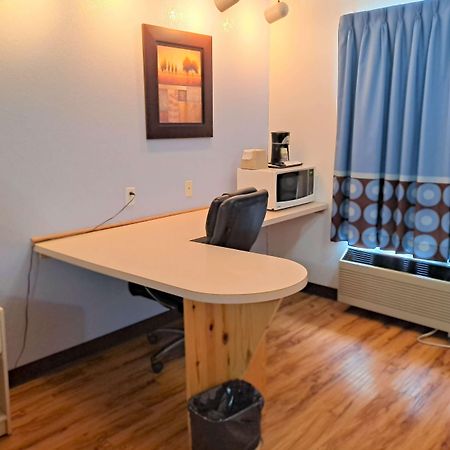 Hotel Super 8 By Wyndham Three Hills Ab Extérieur photo