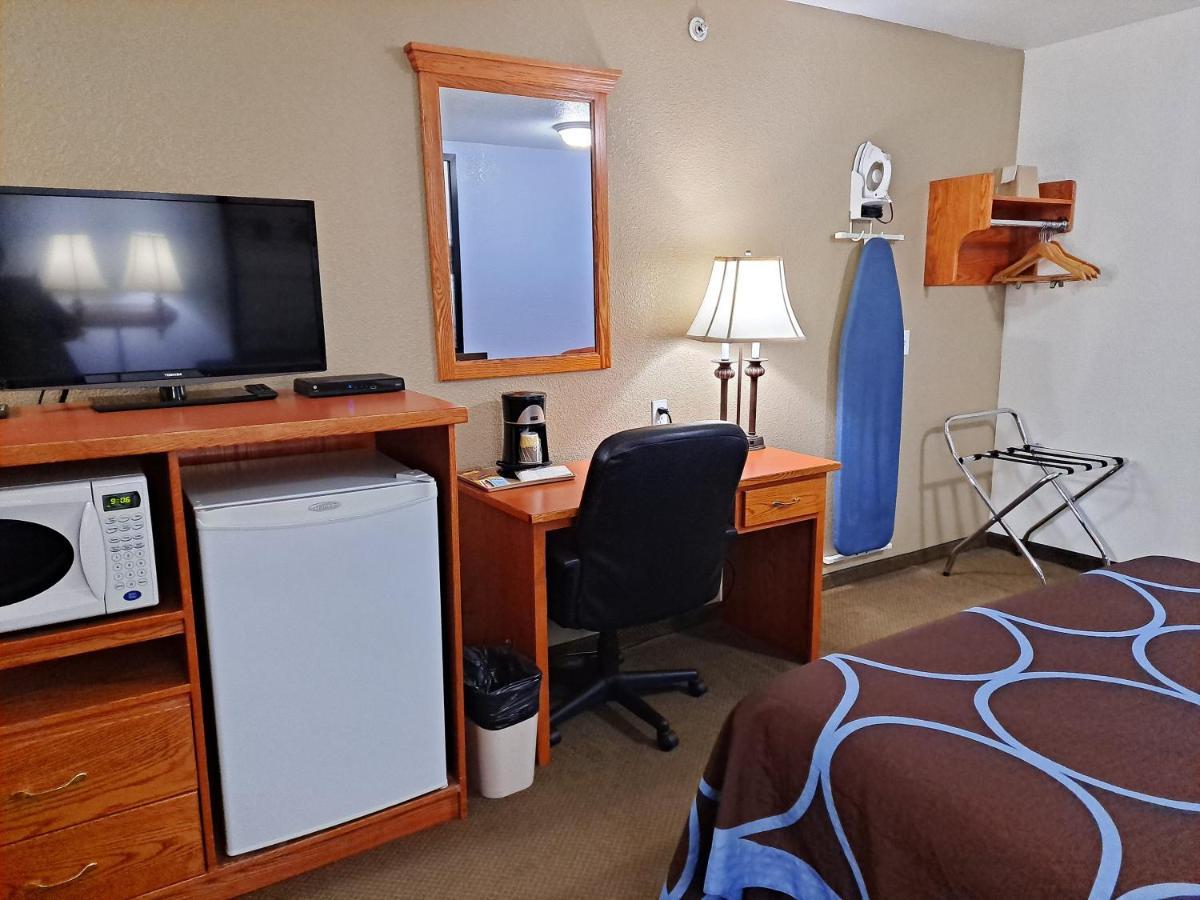 Hotel Super 8 By Wyndham Three Hills Ab Extérieur photo