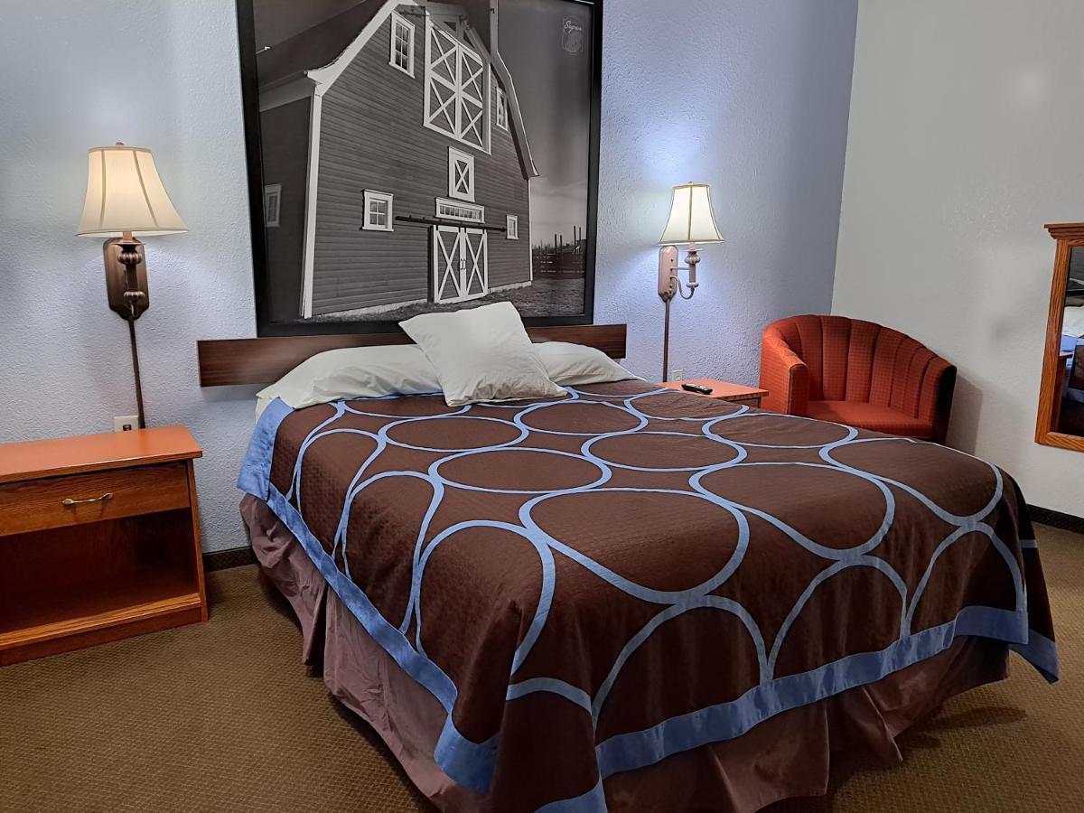 Hotel Super 8 By Wyndham Three Hills Ab Extérieur photo