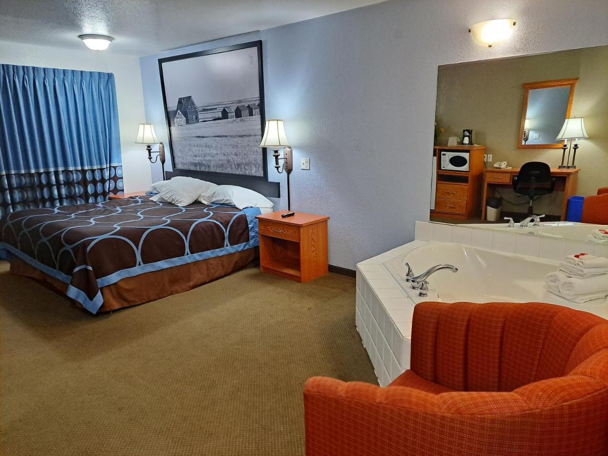 Hotel Super 8 By Wyndham Three Hills Ab Extérieur photo