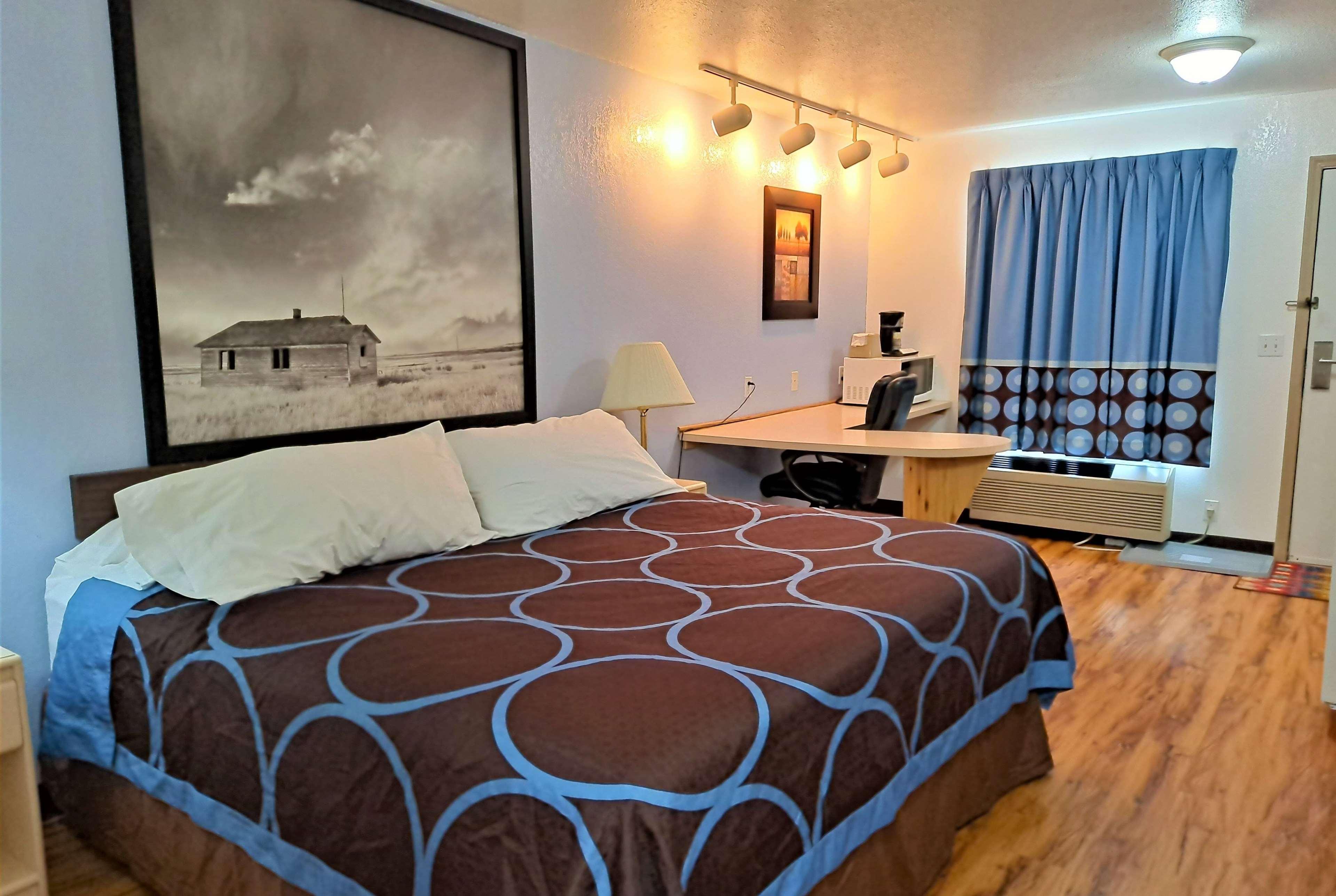 Hotel Super 8 By Wyndham Three Hills Ab Extérieur photo