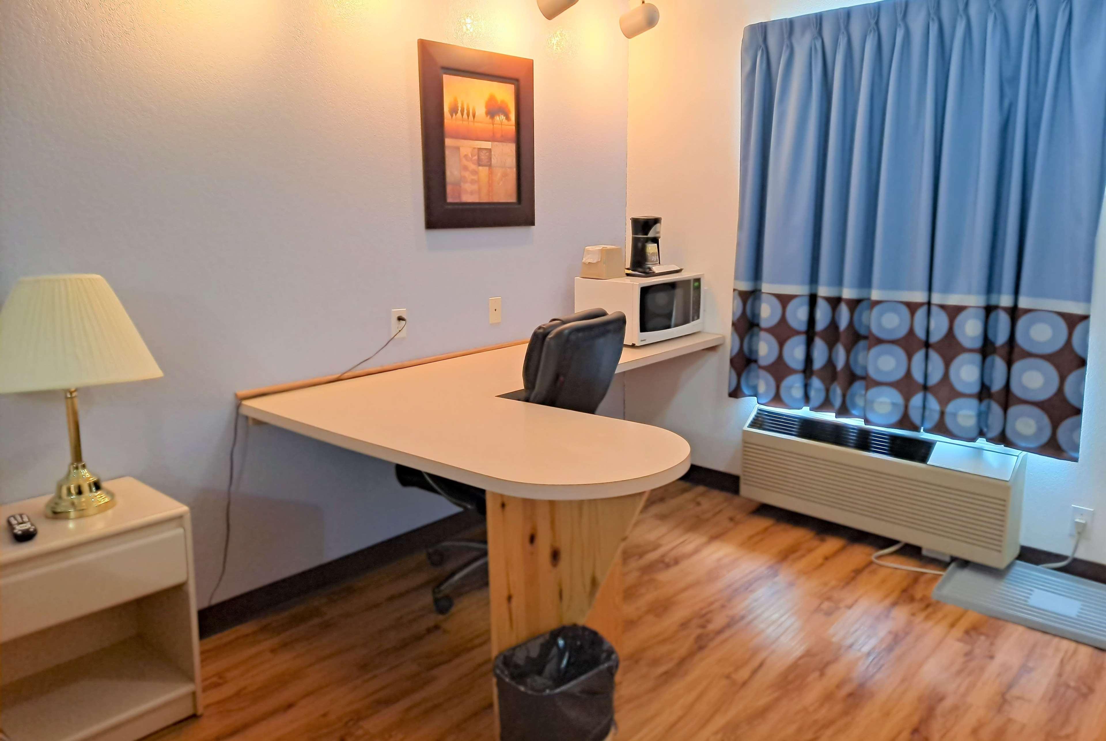 Hotel Super 8 By Wyndham Three Hills Ab Extérieur photo